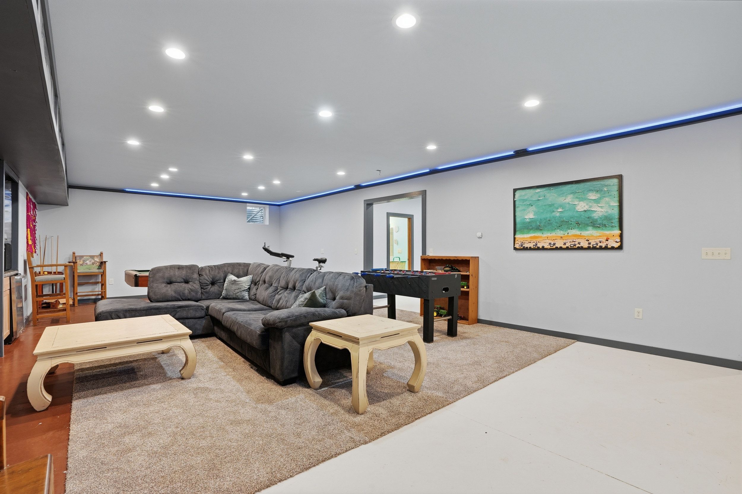 Listing Photo: 3300 Underwood Ave 0044-